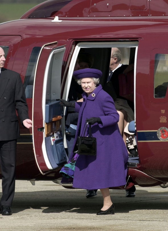 بريطانيا تبيع أسطول طائرات الملكة إليزابيث لتخفيض النفقات  (1)