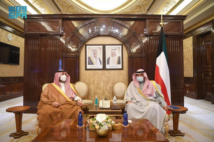 رئيس الوزراء الكويتي يستقبل تركي بن محمد لبحث العلاقات الثنائية