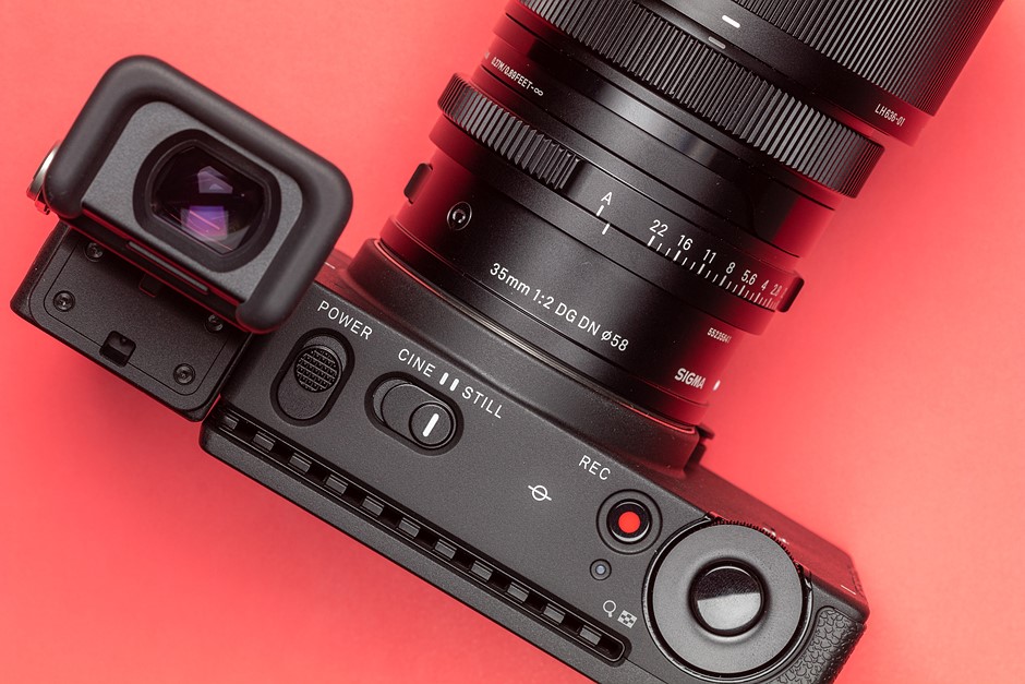 شركة يابانية تعلن عن أفضل كاميرا لعشاق التصوير الاحترافي