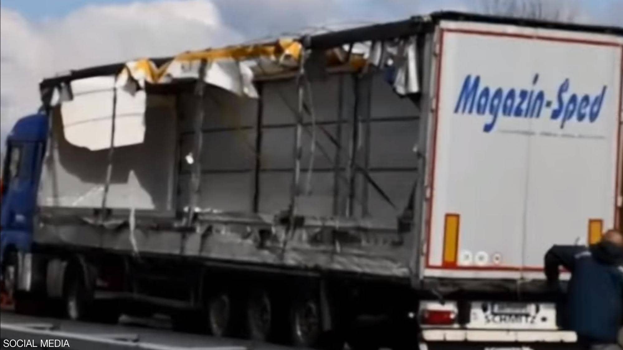 فيديو مؤلم.. شاحنة تسحق مهاجرين سوريين حتى الموت
