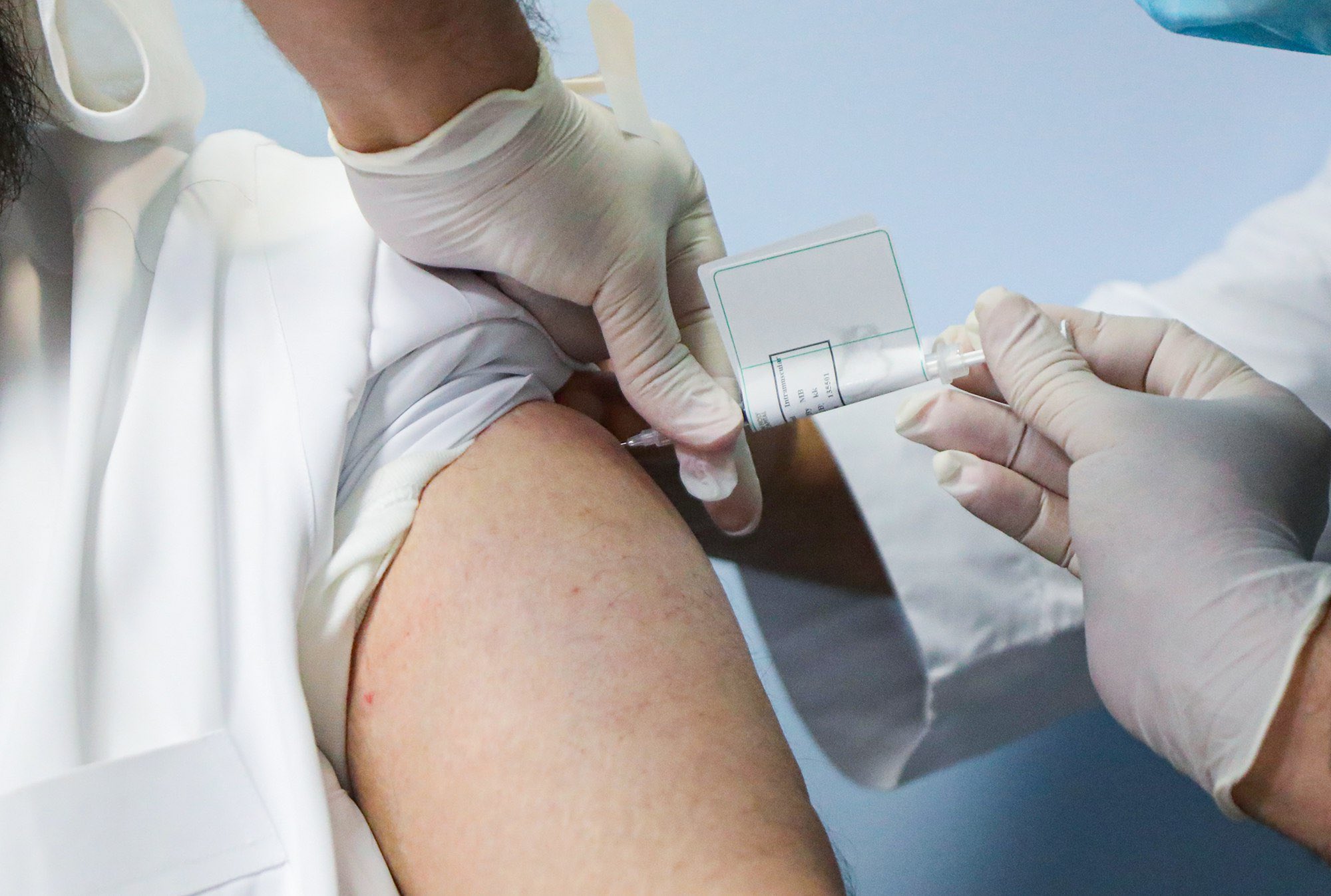 الصحة ترد على مريض بالحساسية: في هذه الحالة يمنع أخذ اللقاح