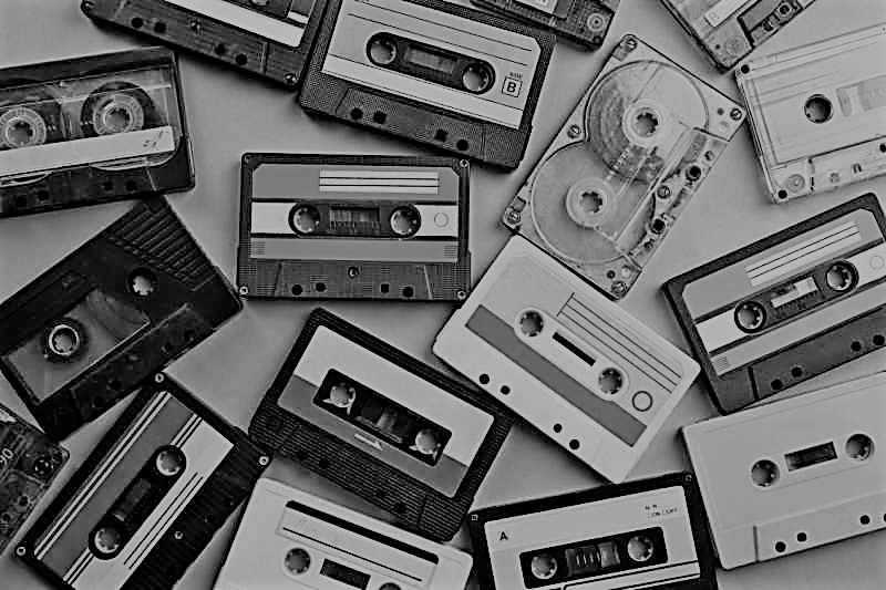 وفاة مخترع شريط الكاسيت عن عمر 94 عامًا