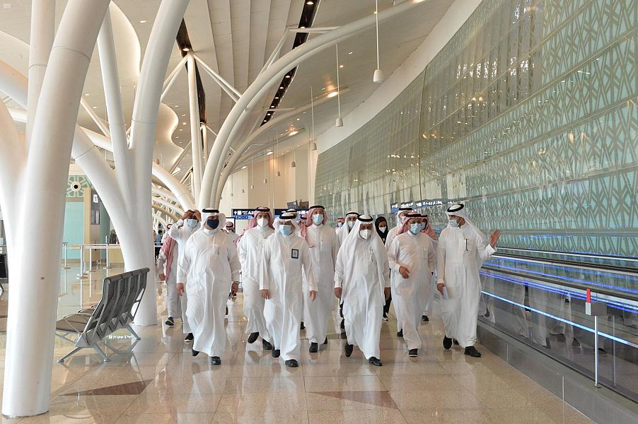 وفد الشورى في مطار الملك عبدالعزيز الدولي بجدة