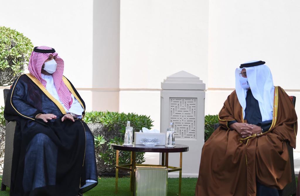 ولي عهد البحرين يبحث العلاقات الثنائية مع تركي بن محمد