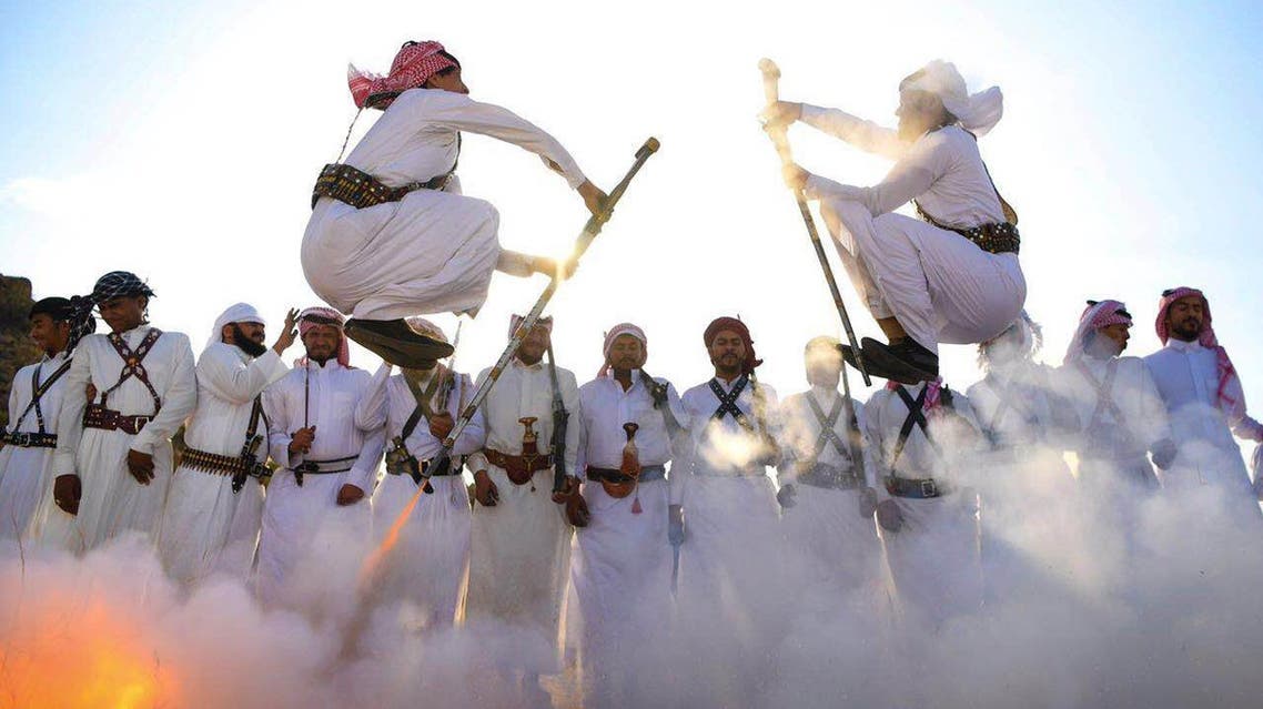 موقع فرنسي يبرز رقصة التعشير السعودية الفلكلورية