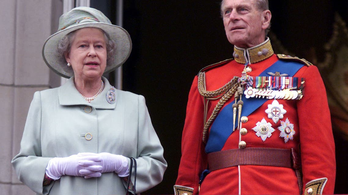 الملكة إليزابيث تستأنف مهامها بعد 4 أيام على وفاة زوجها
