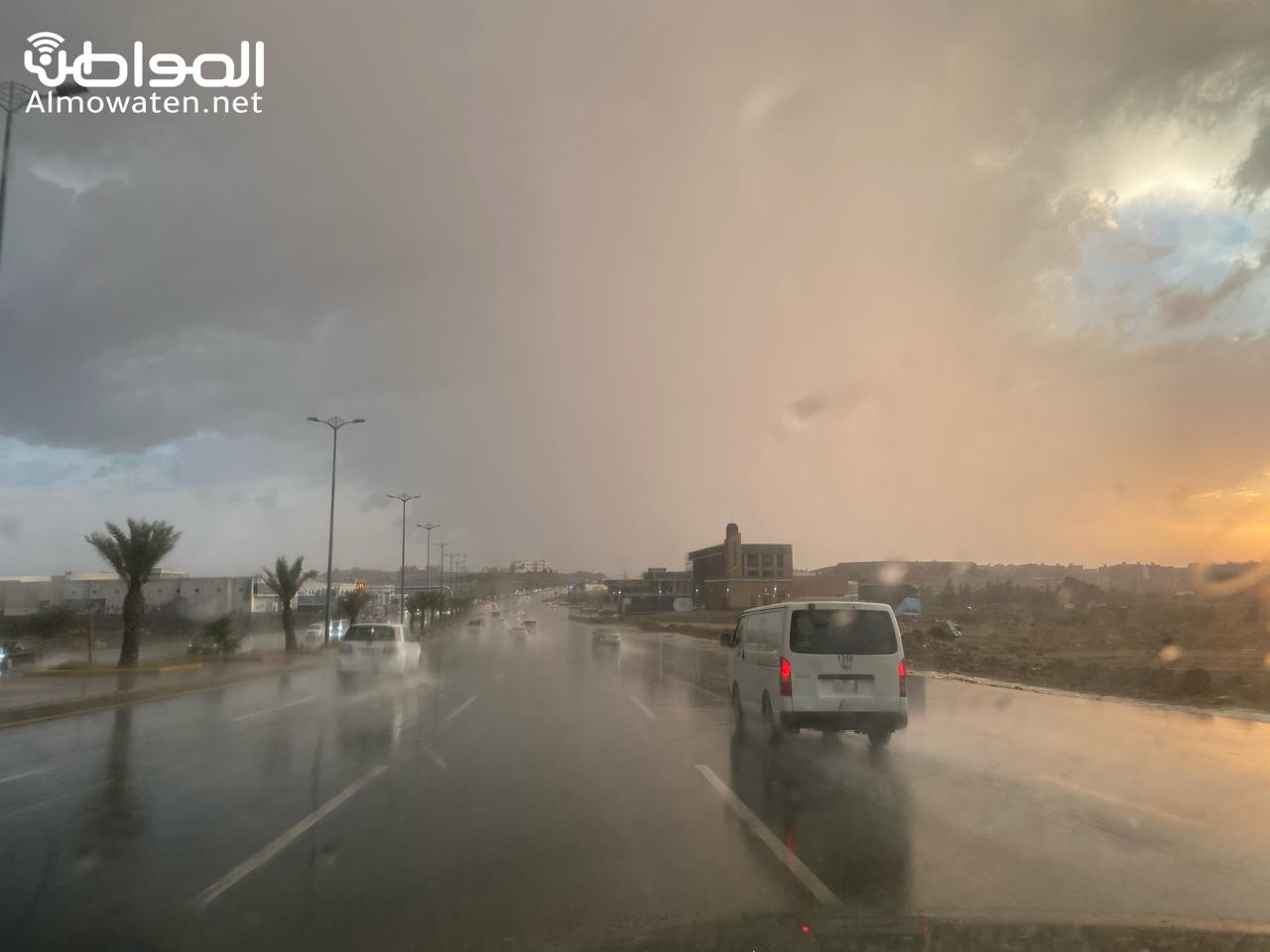 امطار غزيرة على محافظة خميس مشيط