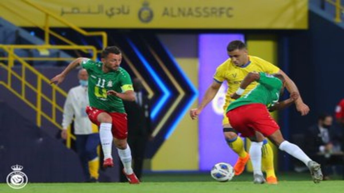 تعادل بين النصر والوحدات بالشوط الأول