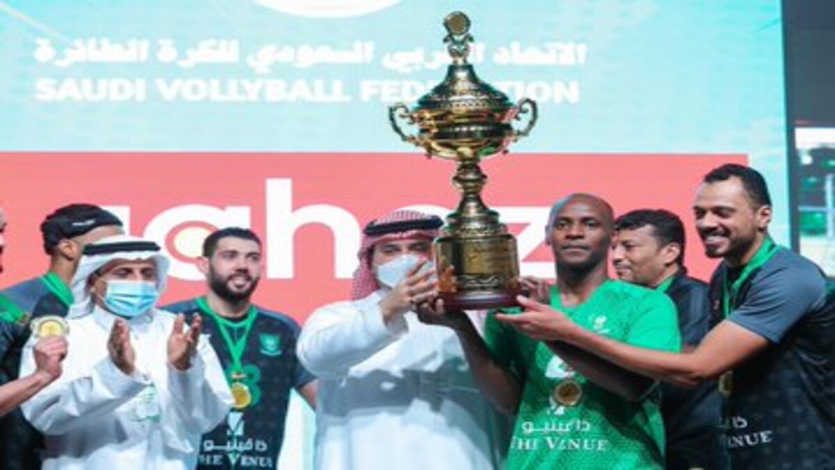 الأهلي يهزم الهلال ويُتوج بـ النخبة