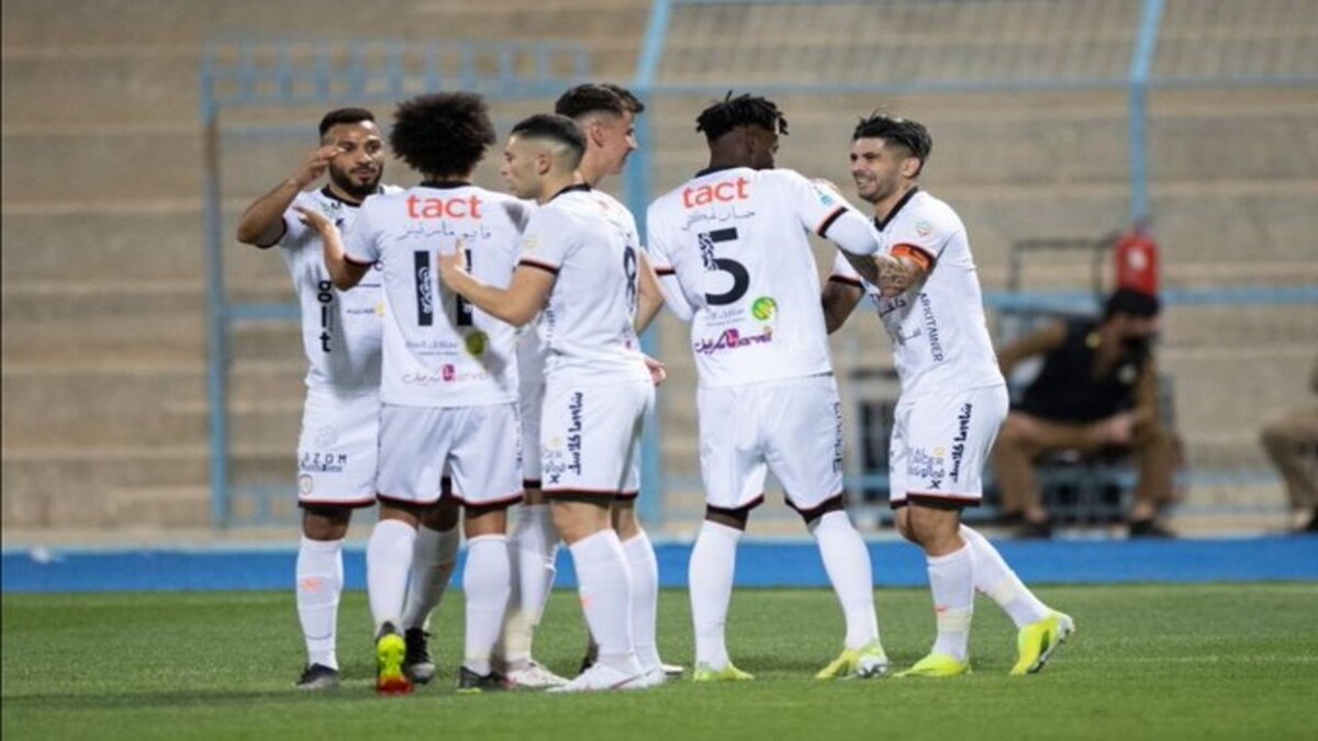 غياب مؤثر لـ الشباب ضد الهلال