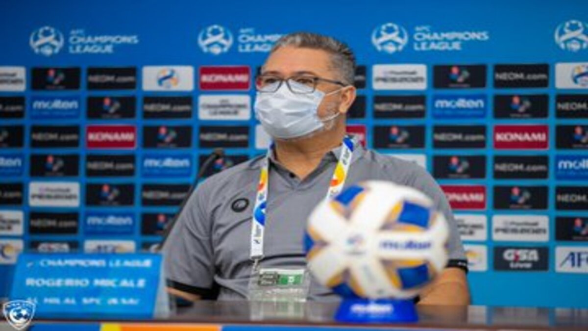 مدرب الهلال يصدم الجماهير