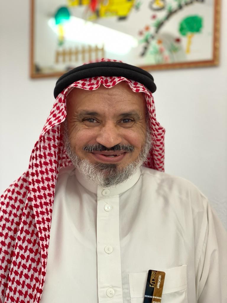 لمسة تقدير من تعليم رجال ألمع تتوج 40 عامًا من خدمة الحفظي