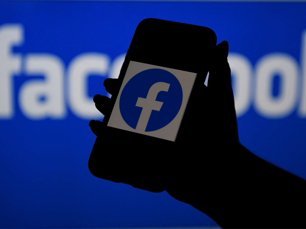 فيسبوك: العطل الأساسي في الخوادم الرابطة بين المنصة والرقم التعريفي