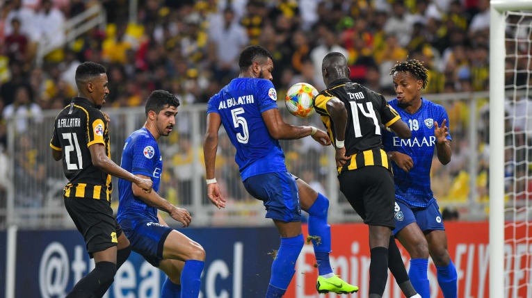 الآسيوي يتفاعل مع قمة الاتحاد والهلال