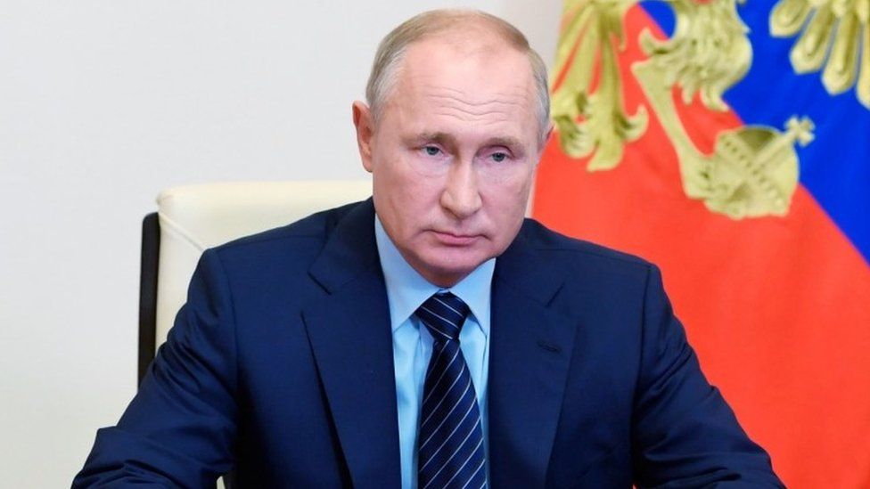 عميل مخابرات روسي: بوتين يواجه خطر الانقلاب العسكري