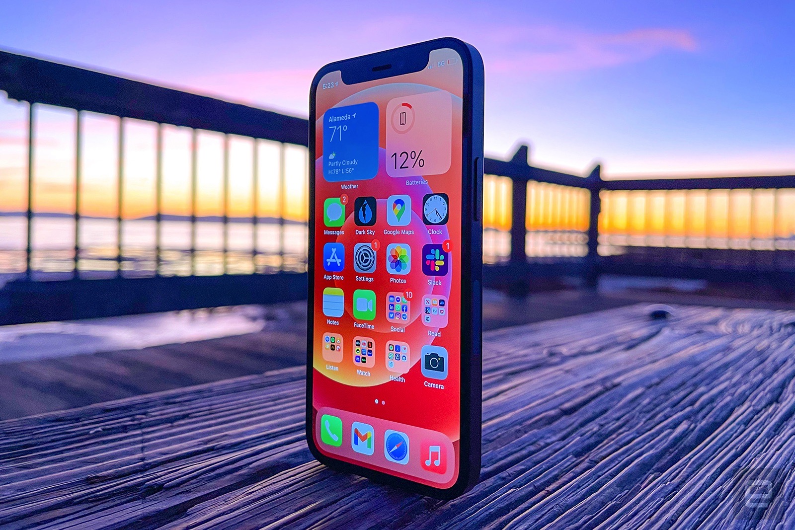 أبل تقدم مزايا جديدة إلى تطبيق الرسائل في نظام iOS 18