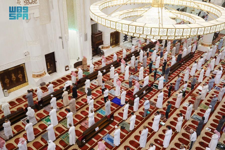 الشؤون الإسلامية تعيد افتتاح 10 مساجد بعد تعقيمها في 5 مناطق