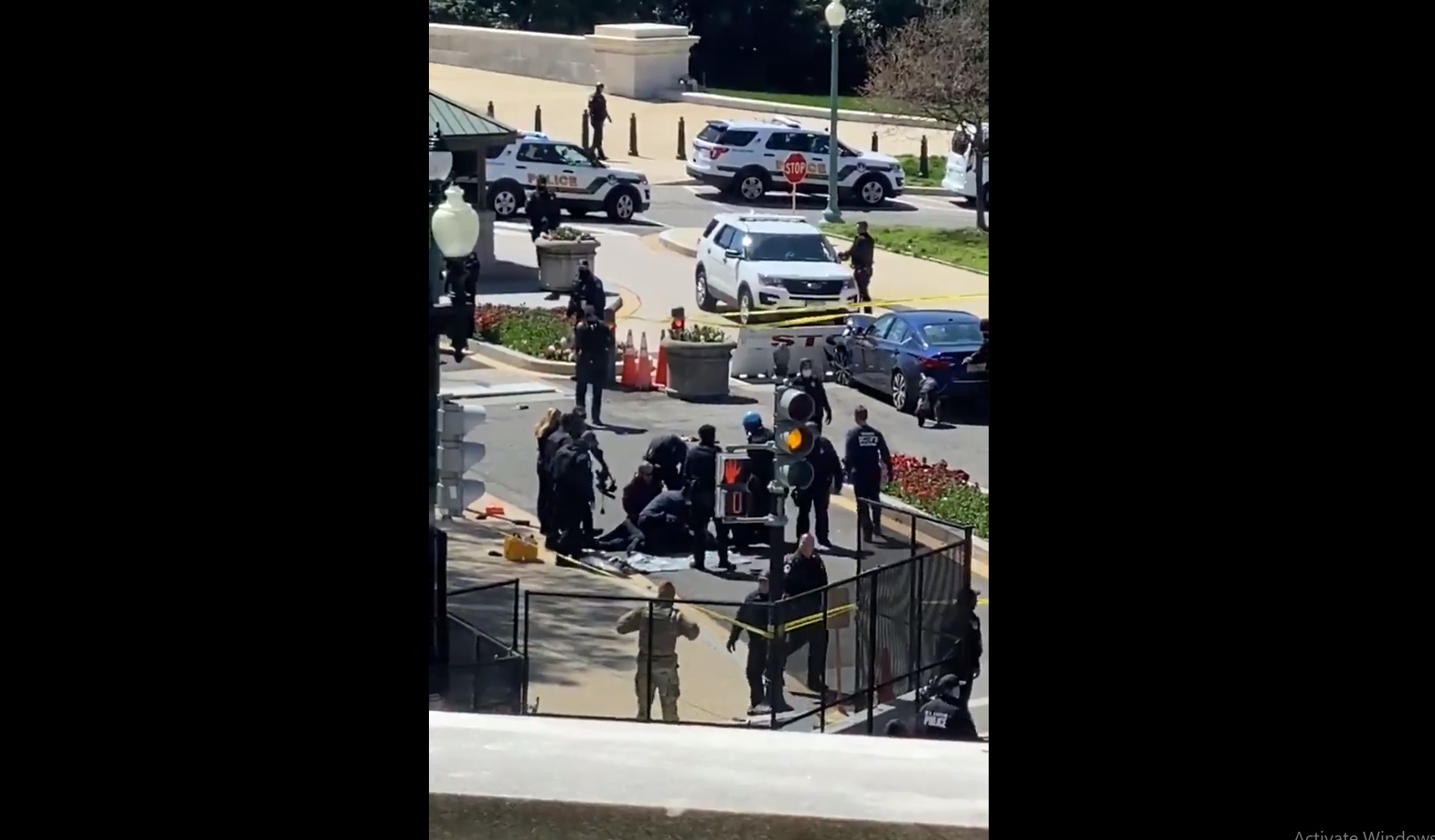 فيديو.. مقتل سائق سيارة صدمت شرطيين قرب الكابيتول