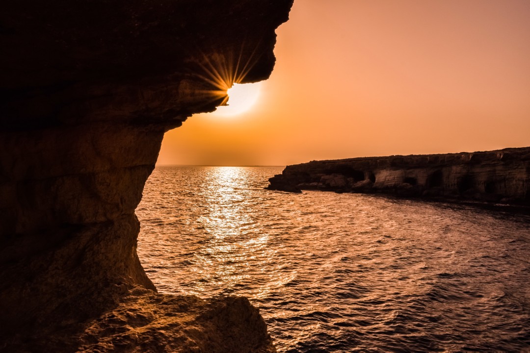 قبرص تفتح حدودها أمام السياح السعوديين المحصنين