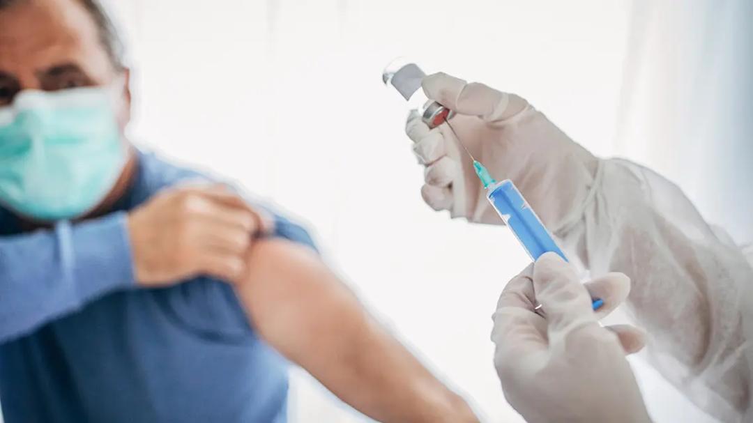 الصحة: يُمنع أخذ اللقاح المضاد لكورونا في هذه الحالة