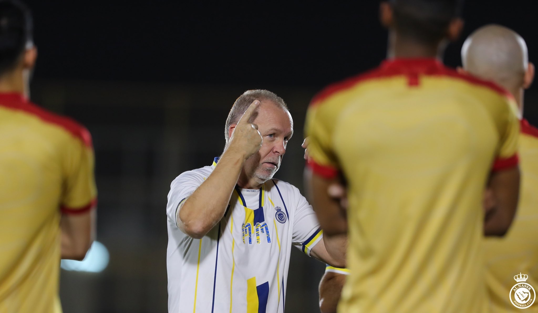 الهريفي يُعدد مزايا مانو مينيز