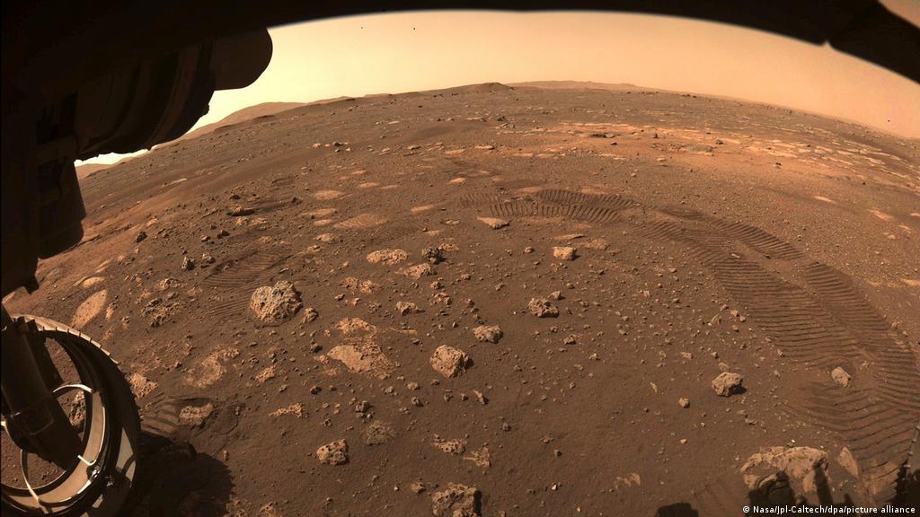 ناسا تبحث عن 4 متطوعين لتجربة العيش على المريخ