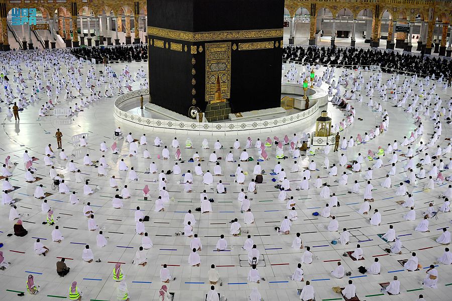 Pilgrimage around the kaabah .. Everyone is equal, they came in response to the call