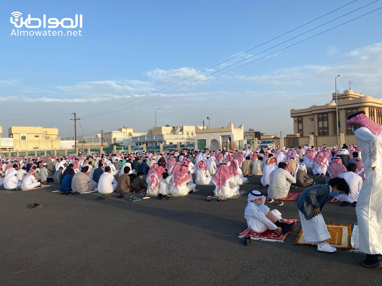 اهالي احدرفيدة يؤدون صلاة عيد الفطر 