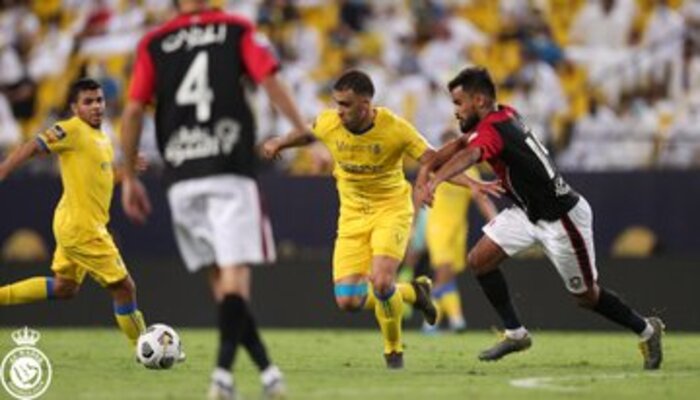 طاقم تحكيم ألماني يدير مباراة النصر والرائد