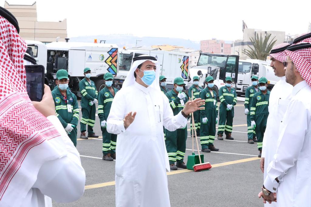 الحميدي يدشن مشروع نظافة مدينة أبها في حلته الجديدة