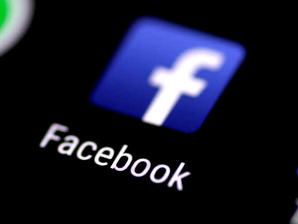 كندا تشن هجومًا على فيسبوك بسبب الحرائق