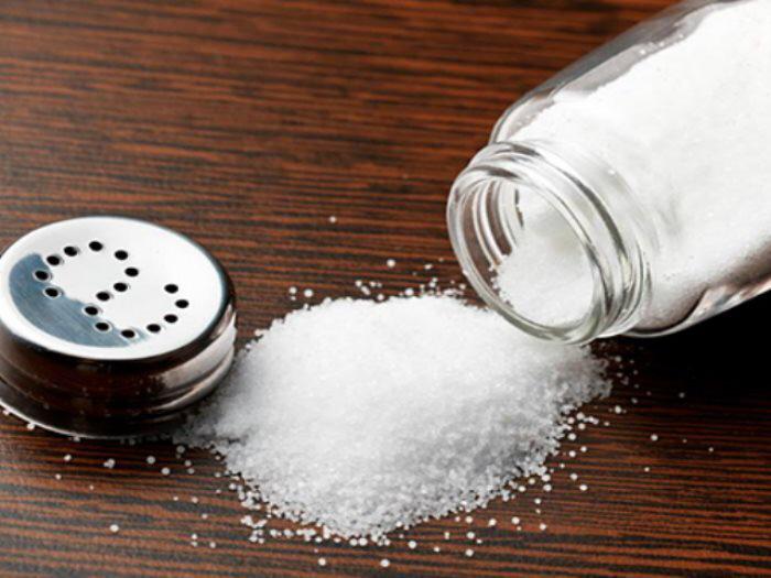 الغذاء والدواء: الإسراف في الملح خطير
