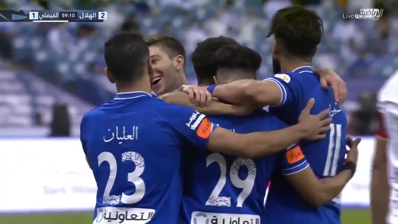 الهلال يهز شباك الفيصلي بالهدف الثاني