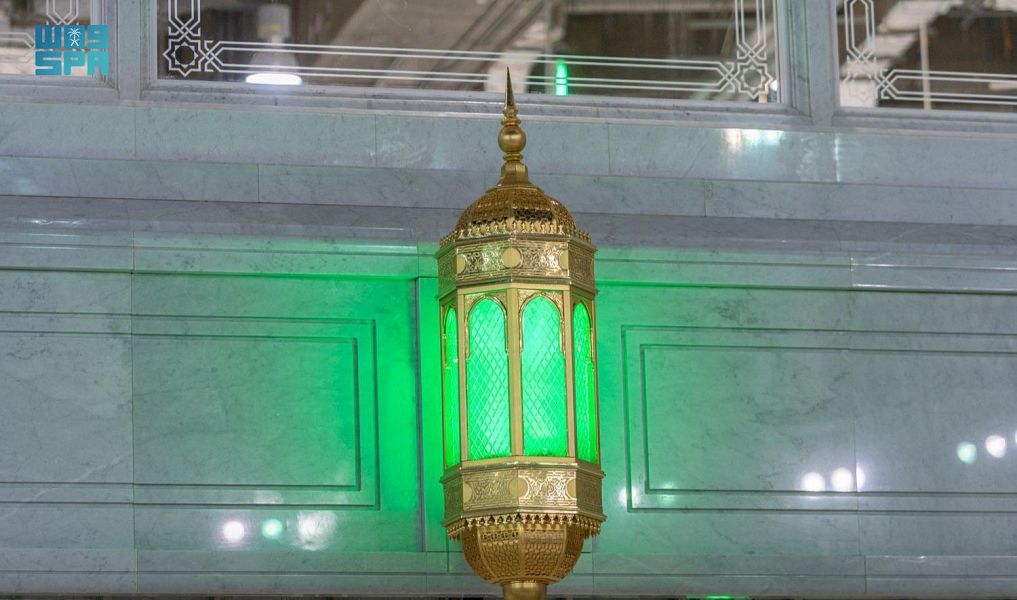 تغيير إنارة الحد الشرعي لبداية الطواف في المسجد الحرام