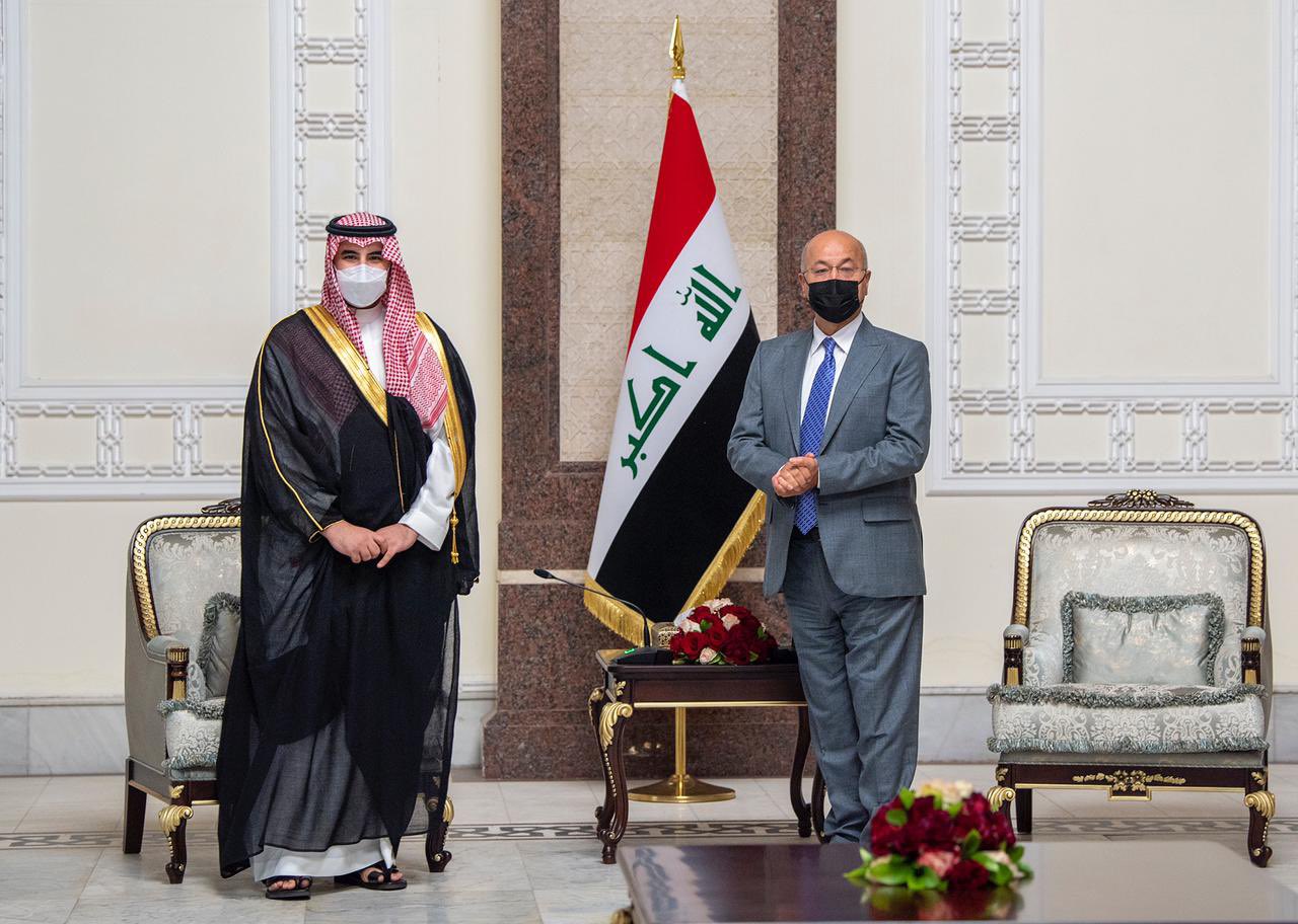 خالد بن سلمان يبحث مع الرئيس العراقي في بغداد سبل تعزيز التعاون
