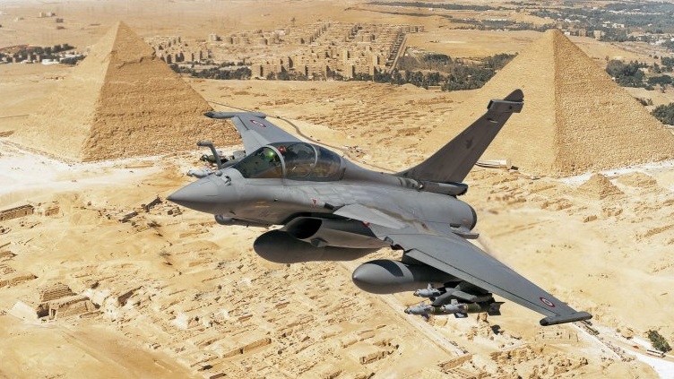 دلالة توقيت صفقة مصر وفرنسا بشأن مقاتلات الرافال