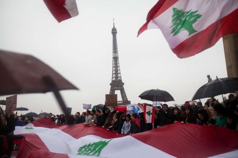 فرنسا تهدد بإجراءات عقابية صارمة ضد قادة لبنان