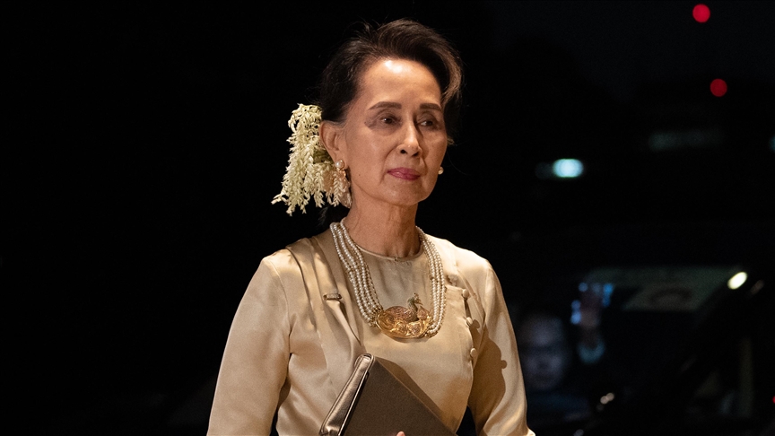 زعيمة ميانمار المخلوعة تظهر لأول مرة منذ الانقلاب