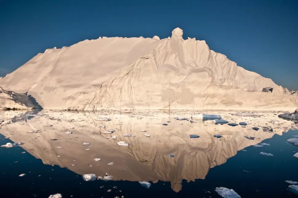 ظهور جبل جليدي أكبر من مساحة الرياض
