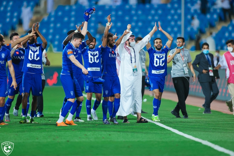 فهد بن نافل ولاعبي نادي الهلال