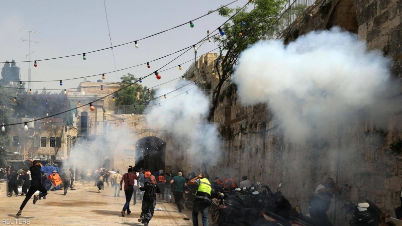 قوات الاحتلال الإسرائيلية تصادر مفاتيح المسجد الأقصى