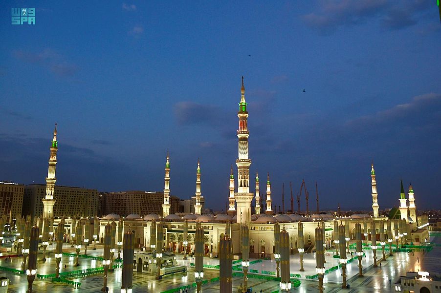 صورة كلية المسجد النبوي تُخرِّج الدفعة الأولى من طالباتها في الشريعة
