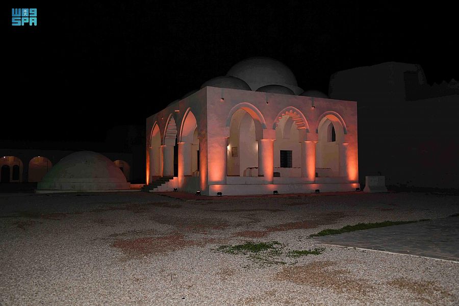 هندسة معمارية وطراز فريد لمسجد القبة في الأحساء