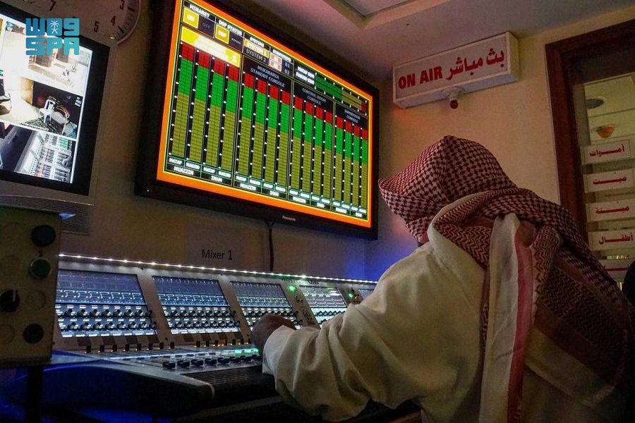 أكثر من 7500 سماعة لنظام الصوت في المسجد الحرام