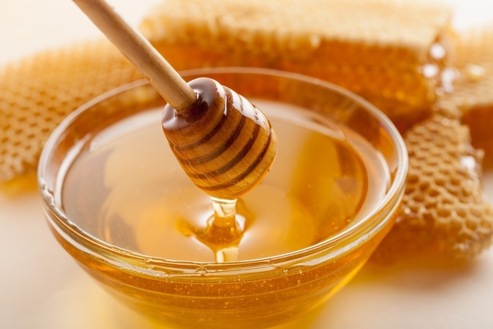 تناول العسل على الريق لا يؤثر على غشاء المعدة