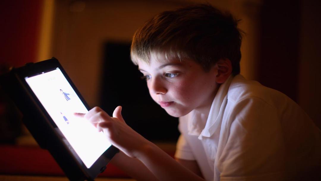 تقيد الأطفال بساعات استخدام الإلكترونيات يجنبهم الأمراض