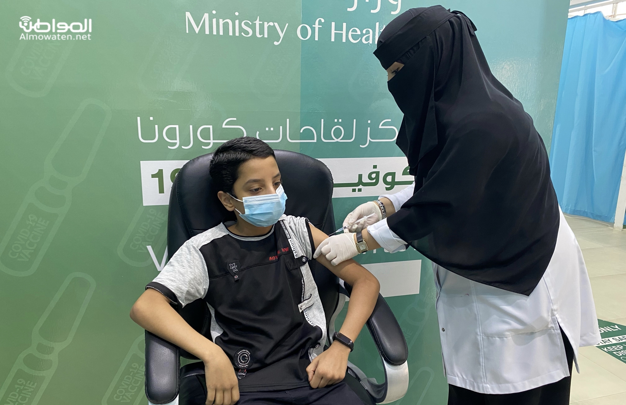 البدء في تطعيم الفئة العمرية من 12-18 سنة بحفر الباطن