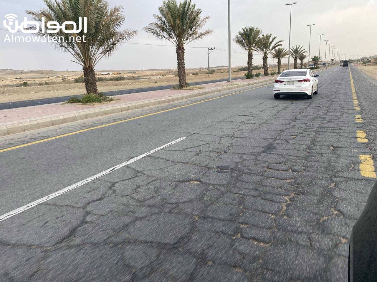 تشققات طريق وادي بن هشبل