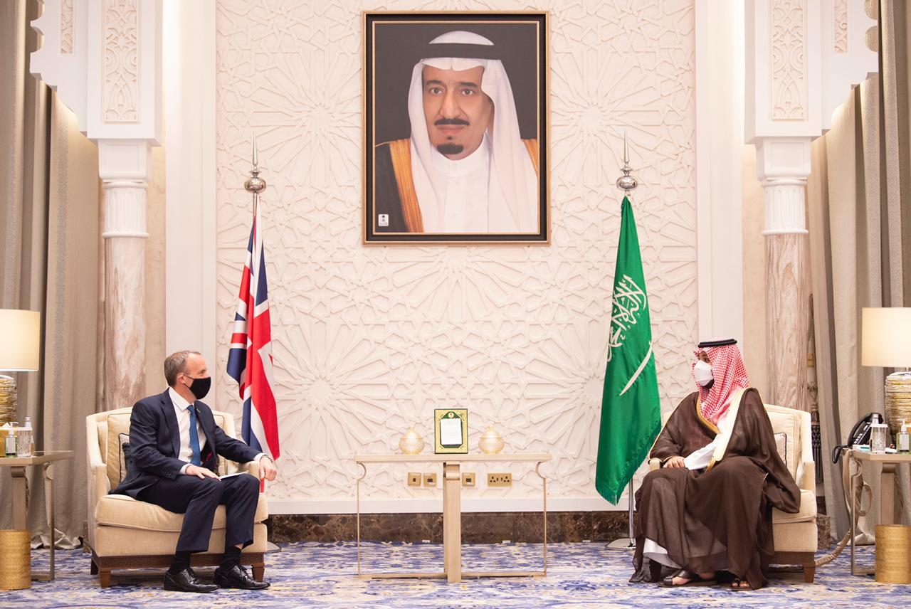 محمد بن سلمان يستقبل وزير الخارجية البريطاني ويبحثان تعزيز التعاون المشترك