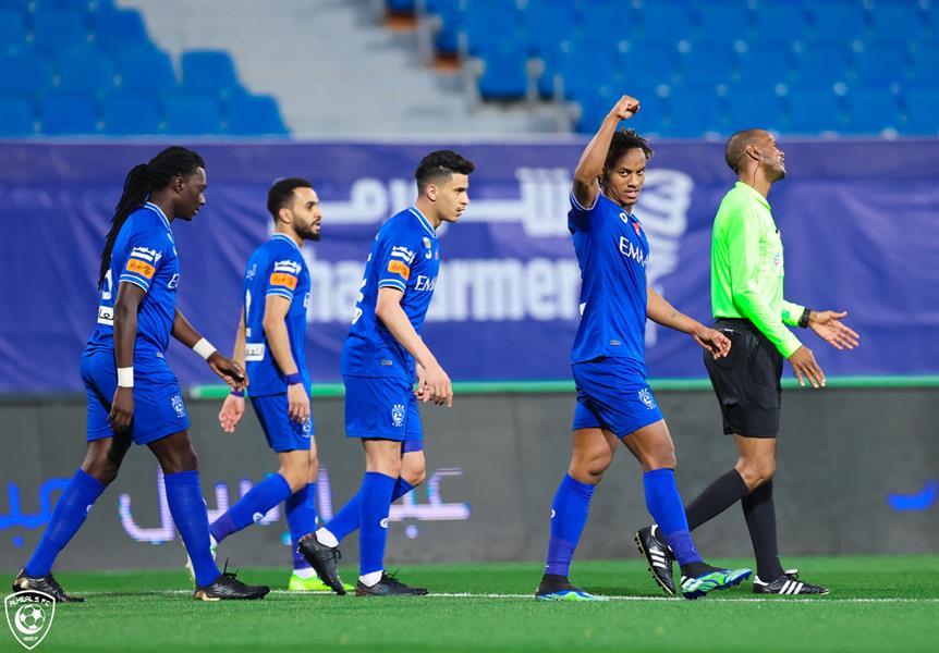 الهلال يتفوق على النصر والشباب في دقة التمريرات